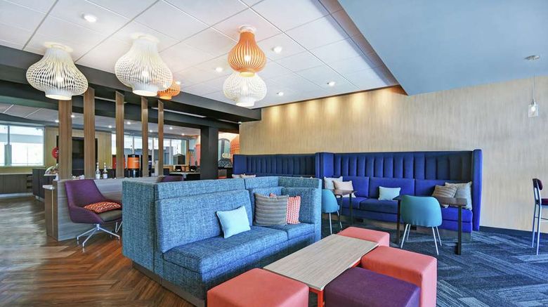 <b>Tru by Hilton Grand Rapids Airport Lobby</b>. Images powered by <a href="https://iceportal.shijigroup.com/" title="IcePortal" target="_blank">IcePortal</a>.