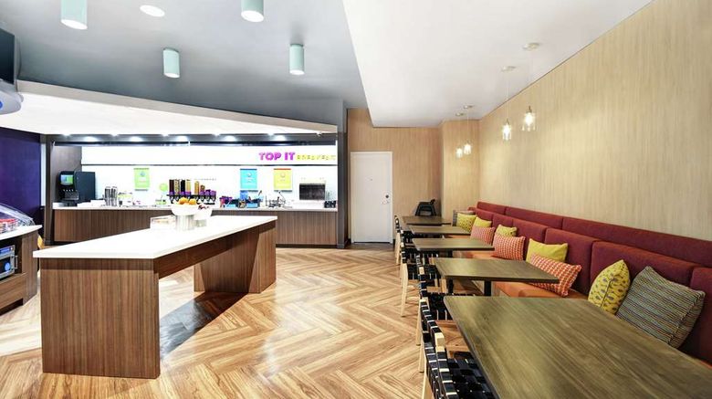 <b>Tru by Hilton Grand Rapids Airport Restaurant</b>. Images powered by <a href="https://iceportal.shijigroup.com/" title="IcePortal" target="_blank">IcePortal</a>.