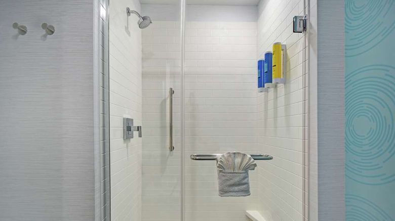 <b>Tru by Hilton Grand Rapids Airport Room</b>. Images powered by <a href="https://iceportal.shijigroup.com/" title="IcePortal" target="_blank">IcePortal</a>.