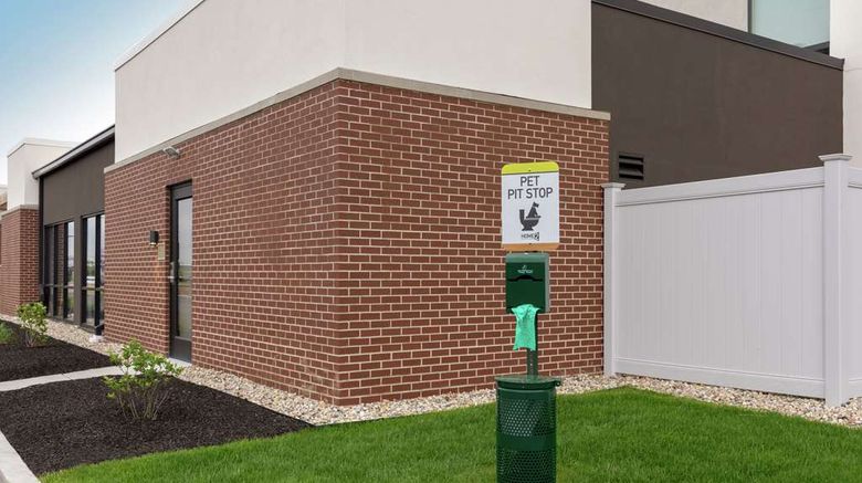 <b>Home2 Suites by Hilton Indianapolis Arpt Exterior</b>. Images powered by <a href="https://iceportal.shijigroup.com/" title="IcePortal" target="_blank">IcePortal</a>.