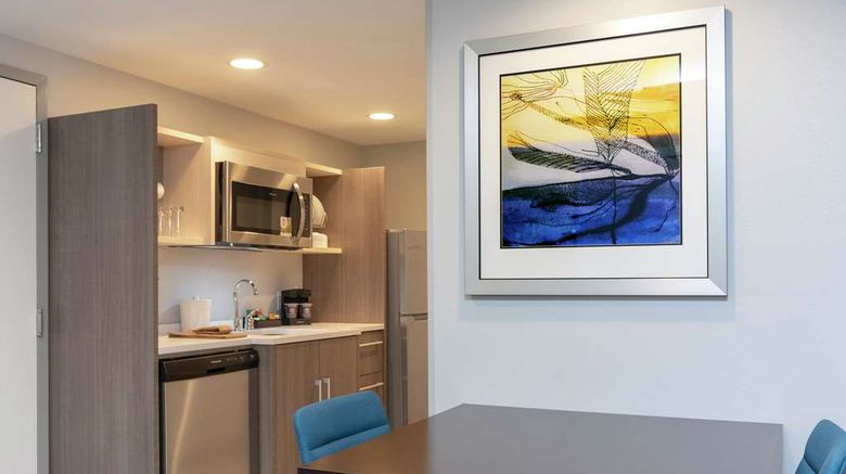 <b>Home2 Suites by Hilton Indianapolis Arpt Room</b>. Images powered by <a href="https://iceportal.shijigroup.com/" title="IcePortal" target="_blank">IcePortal</a>.