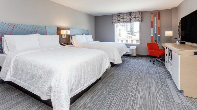 <b>Hampton Inn Oakland Downtown-City Ctr Room</b>. Images powered by <a href="https://iceportal.shijigroup.com/" title="IcePortal" target="_blank">IcePortal</a>.