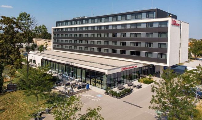 Hilton Garden Inn Wiener Neustadt Exterior