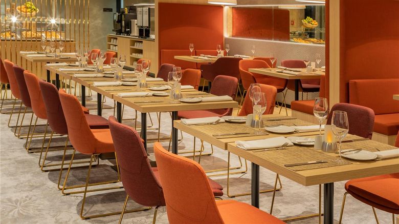 <b>Hilton Garden Inn Wiener Neustadt Restaurant</b>. Images powered by <a href="https://iceportal.shijigroup.com/" title="IcePortal" target="_blank">IcePortal</a>.