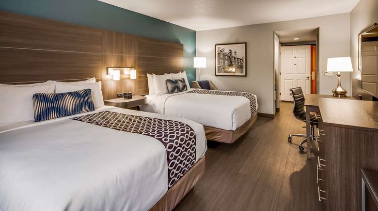 <b>Best Western Plus Champaign/Urbana Inn Room</b>. Images powered by <a href="https://iceportal.shijigroup.com/" title="IcePortal" target="_blank">IcePortal</a>.