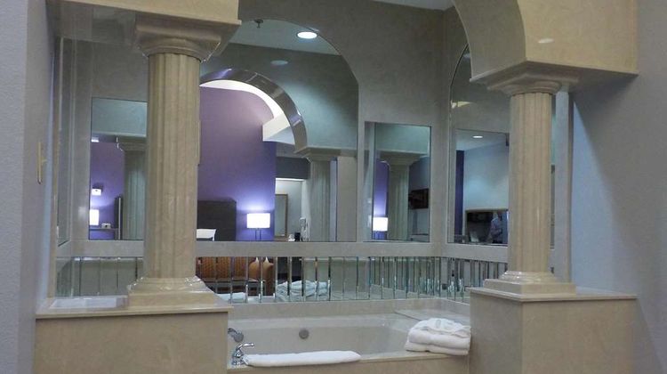 SureStay Plus Hotel by BW Warner Robins Suite