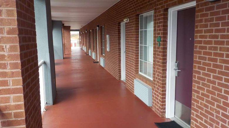 <b>SureStay Plus Hotel by BW Warner Robins Exterior</b>. Images powered by <a href="https://iceportal.shijigroup.com/" title="IcePortal" target="_blank">IcePortal</a>.