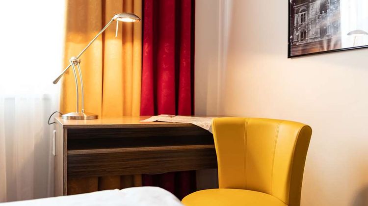 Senator Hotel Room