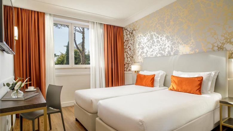 <b>Hotel Shangri-La Roma Room</b>. Images powered by <a href="https://iceportal.shijigroup.com/" title="IcePortal" target="_blank">IcePortal</a>.
