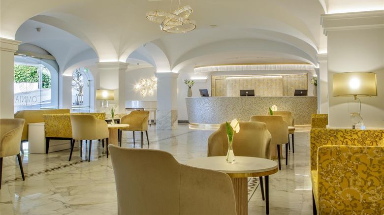 <b>Hotel Shangri-La Roma Lobby</b>. Images powered by <a href="https://iceportal.shijigroup.com/" title="IcePortal" target="_blank">IcePortal</a>.