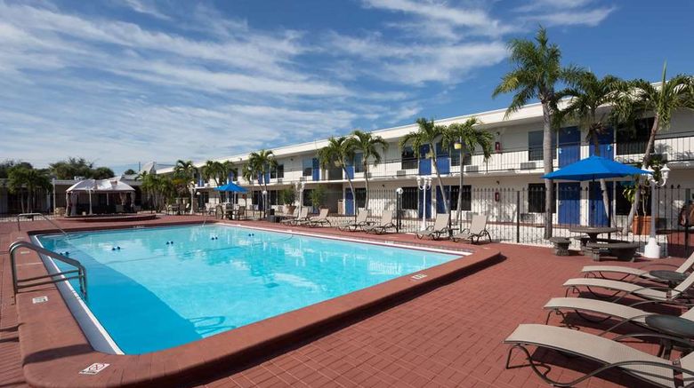 <b>Super 8 by Wyndham St. Petersburg Pool</b>. Images powered by <a href="https://iceportal.shijigroup.com/" title="IcePortal" target="_blank">IcePortal</a>.