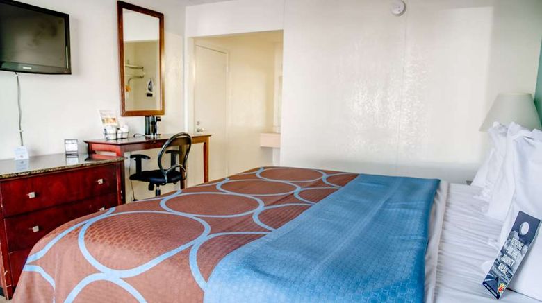 <b>Super 8 by Wyndham St. Petersburg Room</b>. Images powered by <a href="https://iceportal.shijigroup.com/" title="IcePortal" target="_blank">IcePortal</a>.