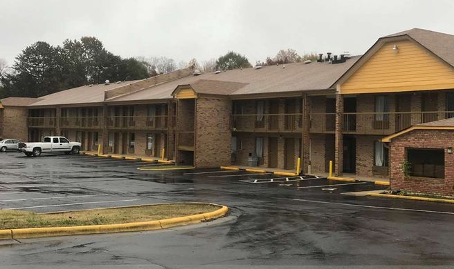 Days Inn By Wyndham King Exterior