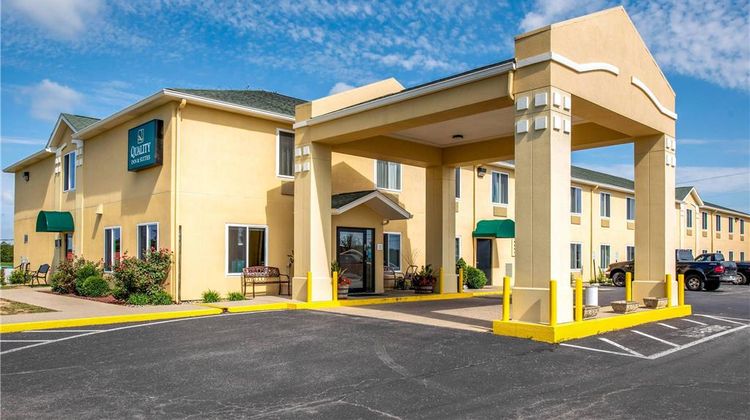 Quality Inn & Suites, Brandenburg Exterior