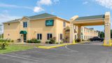 Quality Inn & Suites, Brandenburg Exterior