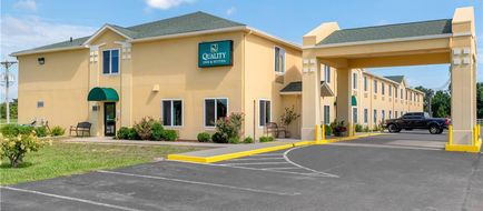 Quality Inn & Suites, Brandenburg Exterior