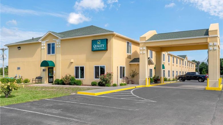 <b>Quality Inn & Suites, Brandenburg Exterior</b>. Images powered by <a href="https://iceportal.shijigroup.com/" title="IcePortal" target="_blank">IcePortal</a>.
