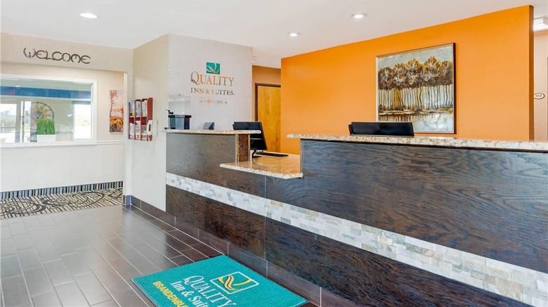 <b>Quality Inn & Suites, Brandenburg Lobby</b>. Images powered by <a href="https://iceportal.shijigroup.com/" title="IcePortal" target="_blank">IcePortal</a>.