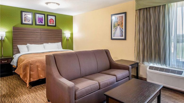 <b>Quality Inn & Suites, Brandenburg Suite</b>. Images powered by <a href="https://iceportal.shijigroup.com/" title="IcePortal" target="_blank">IcePortal</a>.