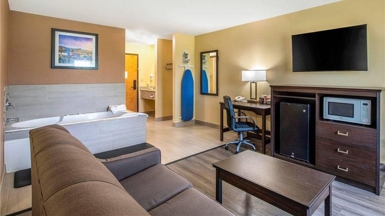 <b>Quality Inn & Suites, Brandenburg Room</b>. Images powered by <a href="https://iceportal.shijigroup.com/" title="IcePortal" target="_blank">IcePortal</a>.