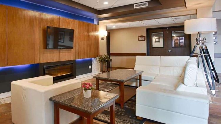 Days Inn by Wyndham Redwater Lobby