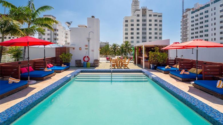 <b>Catalina Hotel & Beach Club Pool</b>. Images powered by <a href="https://iceportal.shijigroup.com/" title="IcePortal" target="_blank">IcePortal</a>.
