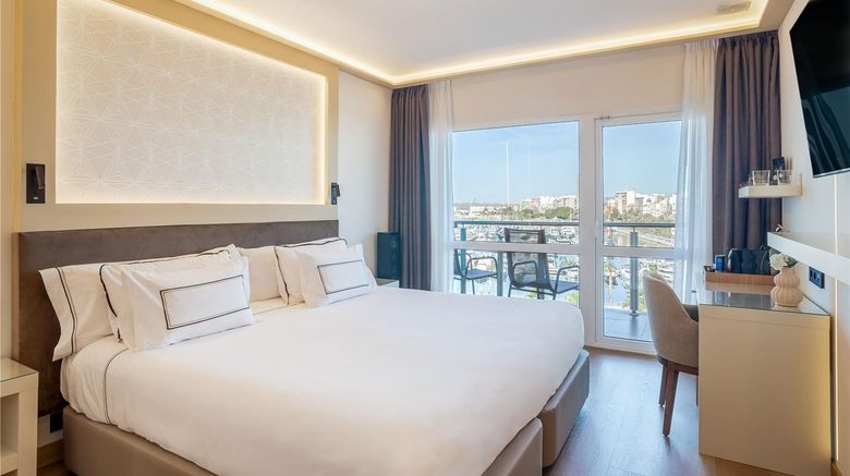 <b>The Level at Melia Alicante Room</b>. Images powered by <a href="https://iceportal.shijigroup.com/" title="IcePortal" target="_blank">IcePortal</a>.