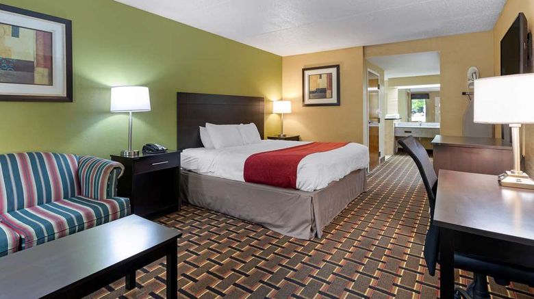 <b>SureStay by Best Western Lenoir City Suite</b>. Images powered by <a href="https://iceportal.shijigroup.com/" title="IcePortal" target="_blank">IcePortal</a>.