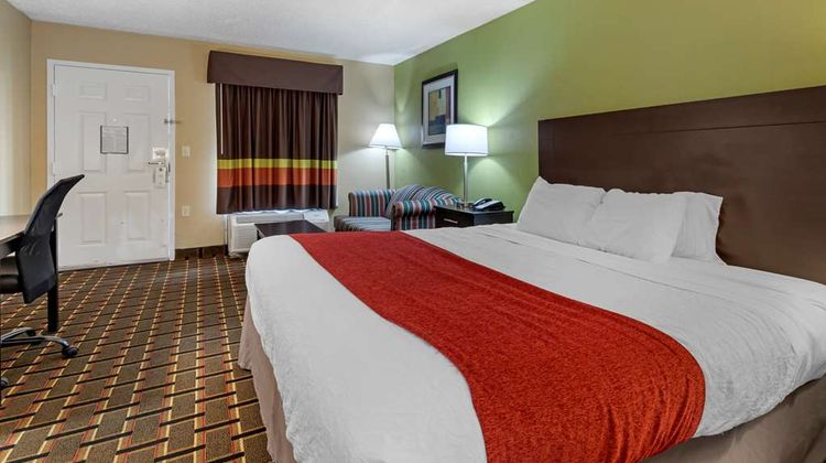 SureStay by Best Western Lenoir City Suite