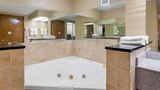 SureStay by Best Western Lenoir City Suite