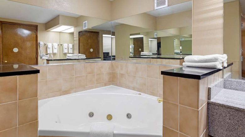 <b>SureStay by Best Western Lenoir City Suite</b>. Images powered by <a href="https://iceportal.shijigroup.com/" title="IcePortal" target="_blank">IcePortal</a>.