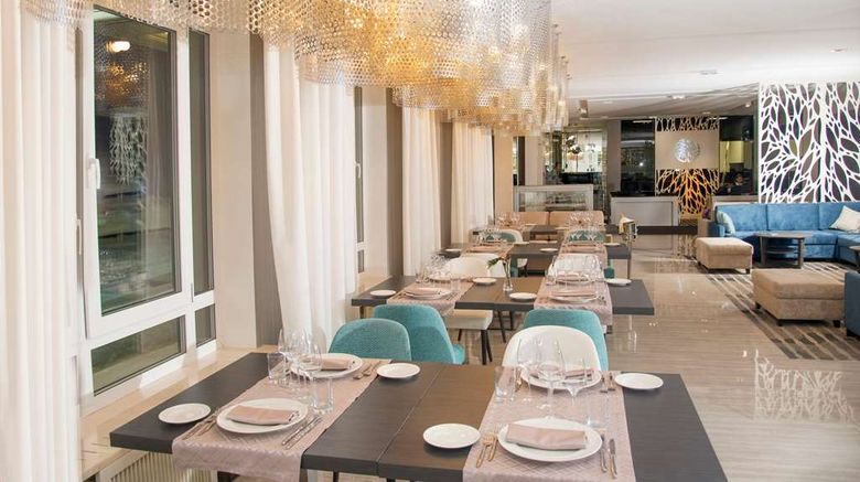 <b>Ramada Hotel/Suites Novosibirsk Zhukovka Restaurant</b>. Images powered by <a href="https://iceportal.shijigroup.com/" title="IcePortal" target="_blank">IcePortal</a>.