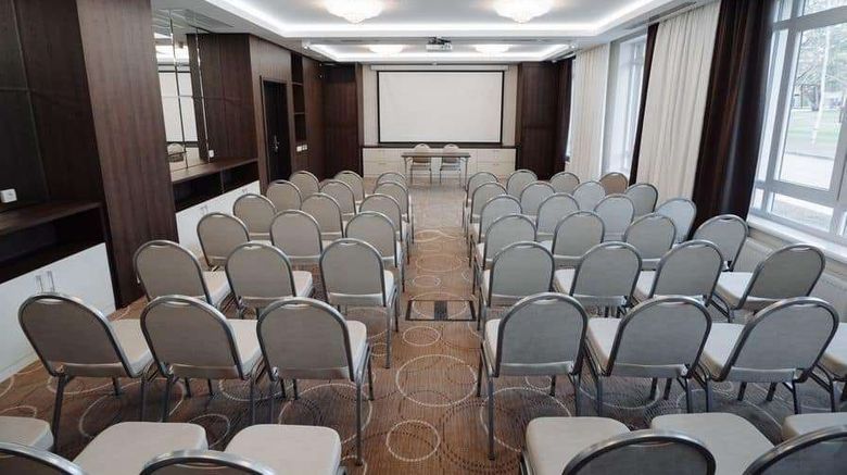 <b>Ramada Hotel/Suites Novosibirsk Zhukovka Meeting</b>. Images powered by <a href="https://iceportal.shijigroup.com/" title="IcePortal" target="_blank">IcePortal</a>.