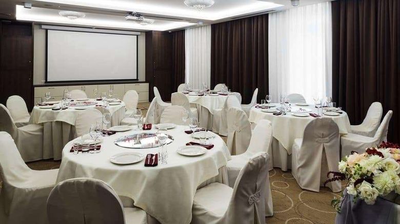 <b>Ramada Hotel/Suites Novosibirsk Zhukovka Meeting</b>. Images powered by <a href="https://iceportal.shijigroup.com/" title="IcePortal" target="_blank">IcePortal</a>.