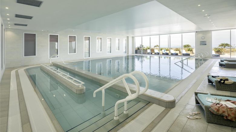 <b>Hotel de la Baie Pool</b>. Images powered by <a href="https://iceportal.shijigroup.com/" title="IcePortal" target="_blank">IcePortal</a>.