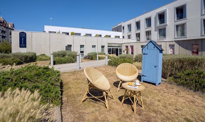 Hotel de la Baie Exterior