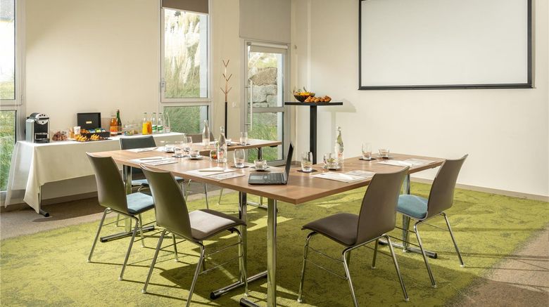 <b>Hotel de la Baie Meeting</b>. Images powered by <a href="https://iceportal.shijigroup.com/" title="IcePortal" target="_blank">IcePortal</a>.
