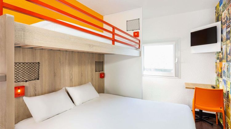 HotelF1 Lyon Massieux Room