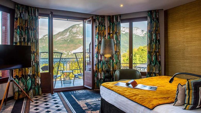 <b>Les Tresoms Lake and Spa Resort Annecy Room</b>. Images powered by <a href="https://iceportal.shijigroup.com/" title="IcePortal" target="_blank">IcePortal</a>.