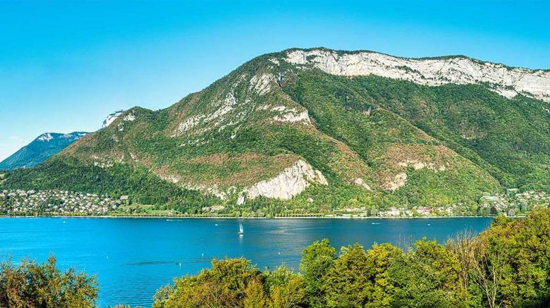<b>Les Tresoms Lake and Spa Resort Annecy Exterior</b>. Images powered by <a href="https://iceportal.shijigroup.com/" title="IcePortal" target="_blank">IcePortal</a>.