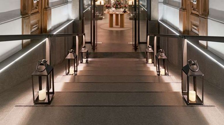 <b>H10 Urquinaona Plaza Lobby</b>. Images powered by <a href="https://iceportal.shijigroup.com/" title="IcePortal" target="_blank">IcePortal</a>.