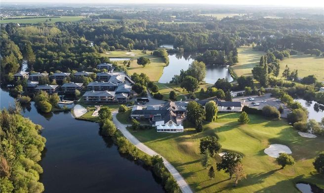 Domaine de Cice-Blossac Golf Resort/Spa Exterior