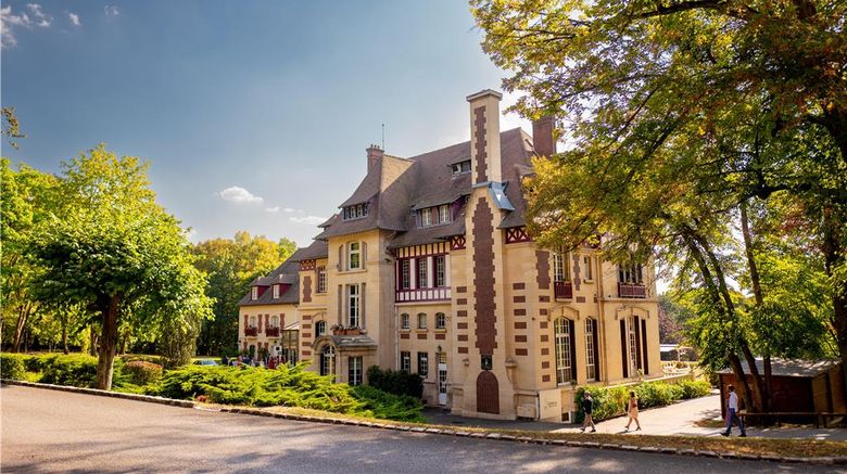 Chateau de la Tour Exterior. Images powered by <a href="https://iceportal.shijigroup.com" target="_blank" rel="noopener">Ice Portal</a>.