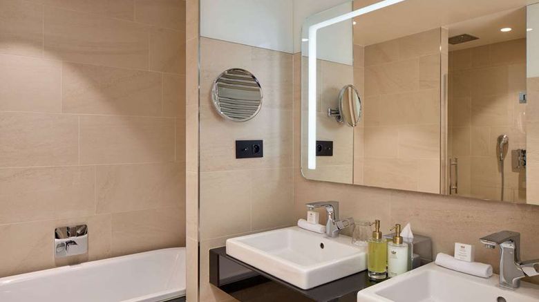 <b>Maison Albar Hotels Le Pont-Neuf Room</b>. Images powered by <a href="https://iceportal.shijigroup.com/" title="IcePortal" target="_blank">IcePortal</a>.