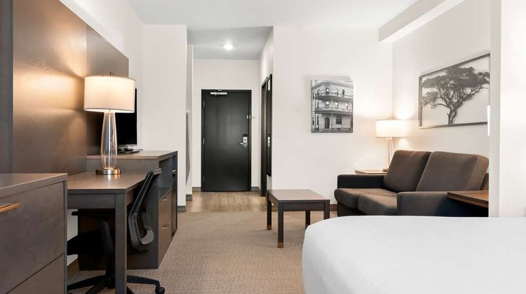 Best Western Plus Morden Suite