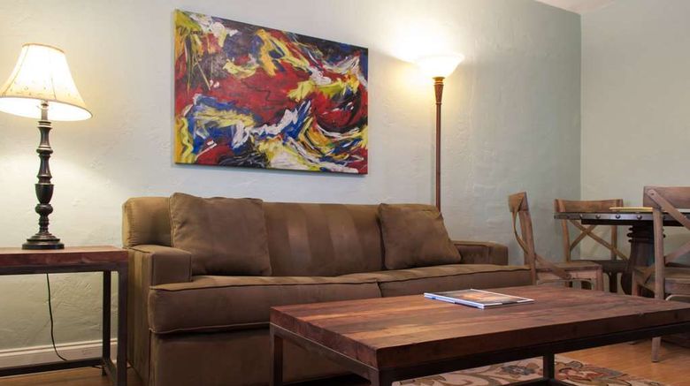 <b>Beach Place Guesthouse Suite</b>. Images powered by <a href="https://iceportal.shijigroup.com/" title="IcePortal" target="_blank">IcePortal</a>.