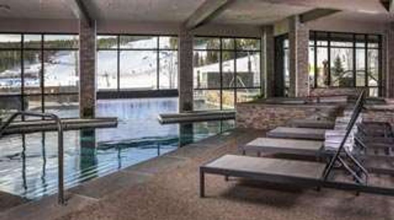 <b>Grand Colorado on Peak 8 Pool</b>. Images powered by <a href="https://iceportal.shijigroup.com/" title="IcePortal" target="_blank">IcePortal</a>.