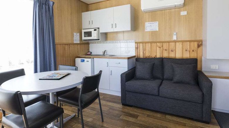 <b>BIG4 Albury Tourist Park Suite</b>. Images powered by <a href="https://iceportal.shijigroup.com/" title="IcePortal" target="_blank">IcePortal</a>.