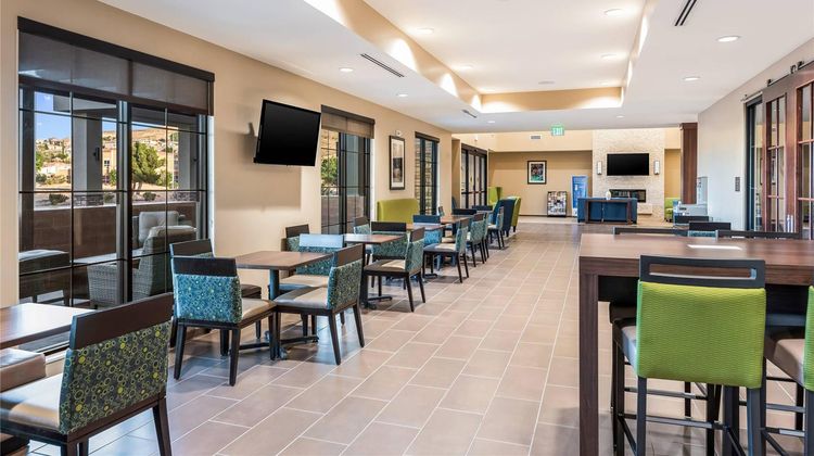 Comfort Inn And Suites Hurricane Restaurant