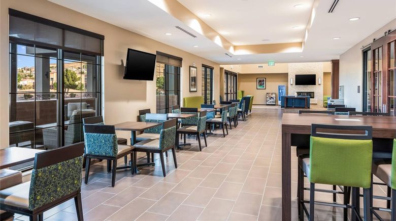 <b>Comfort Inn And Suites Hurricane Restaurant</b>. Images powered by <a href="https://iceportal.shijigroup.com/" title="IcePortal" target="_blank">IcePortal</a>.